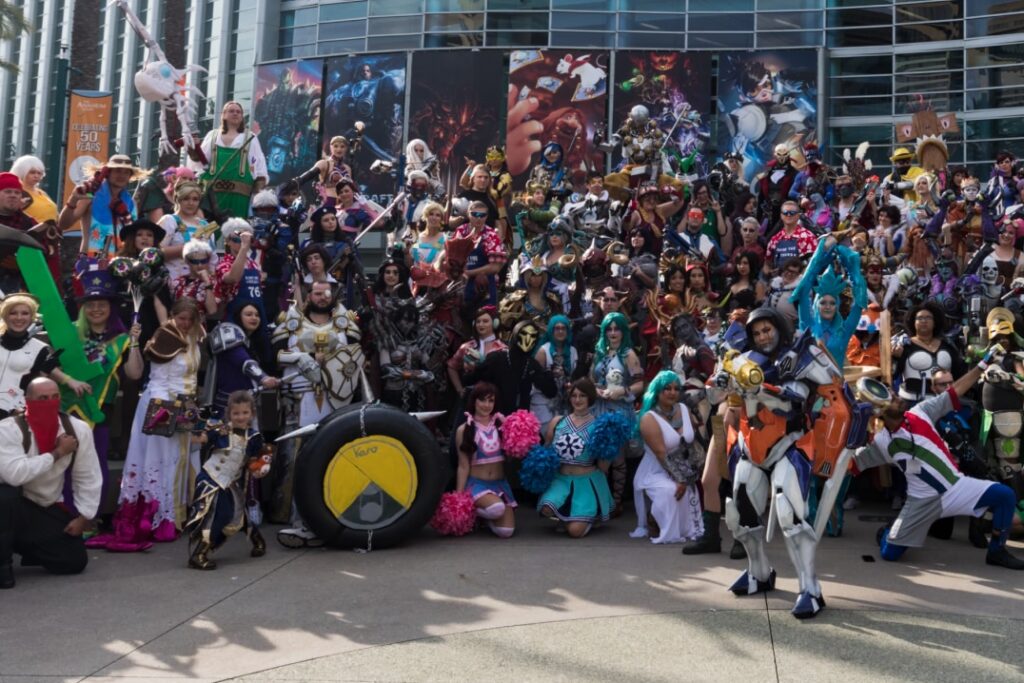 alt="Guide to Cosplay"