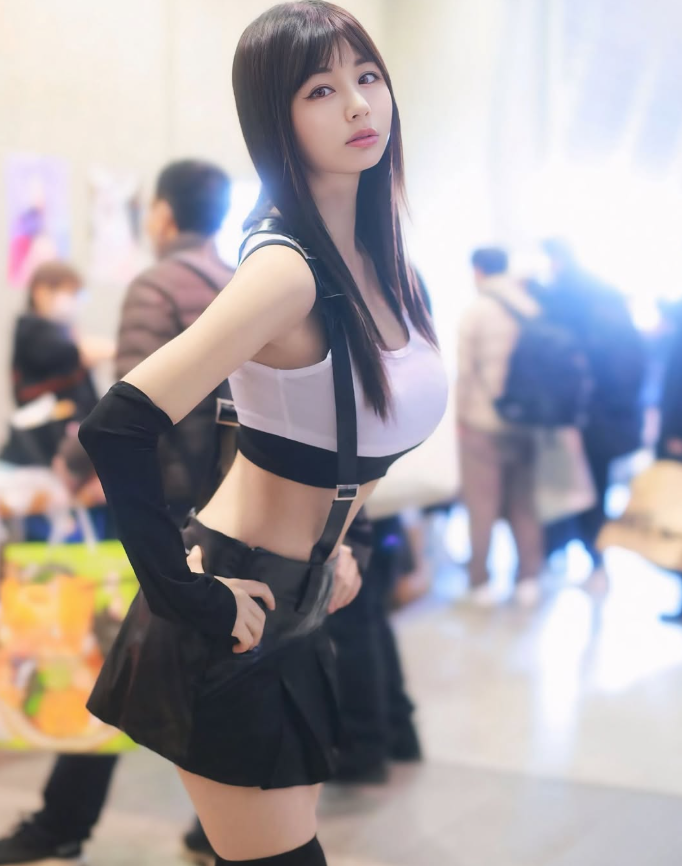 alt="Top Female Cosplayers in Asia"