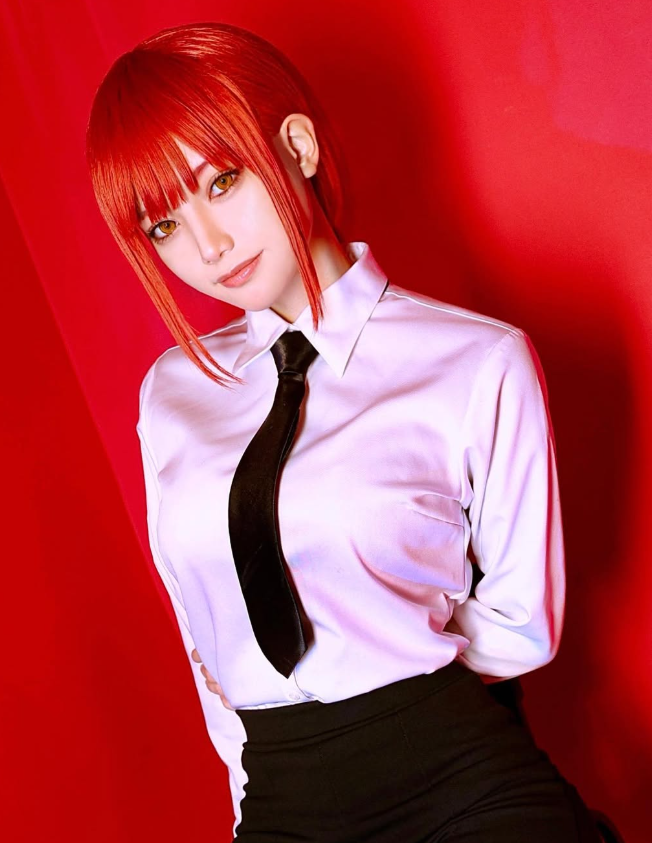 alt="akase akari cosplayer japan"