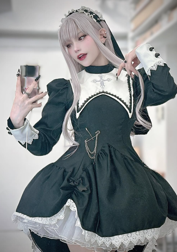 alt="top Asian female cosplayers"