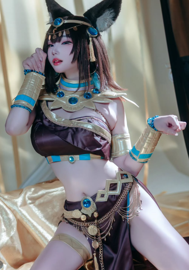 alt="top Asian female cosplayers"