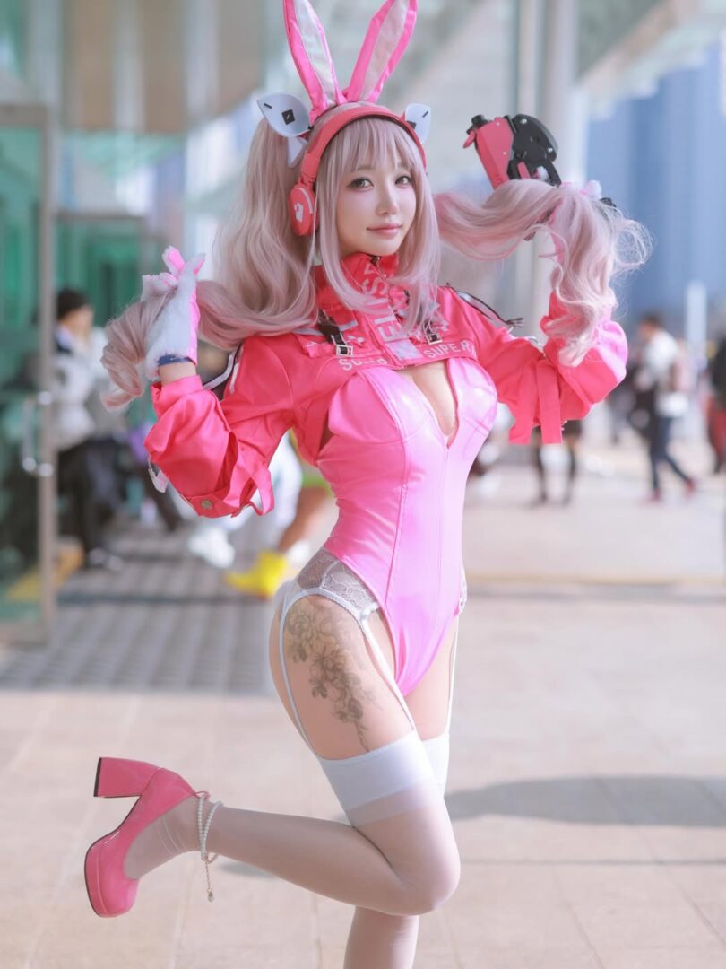 바니바니🩷🐰 당근대신 총🔫 (1)