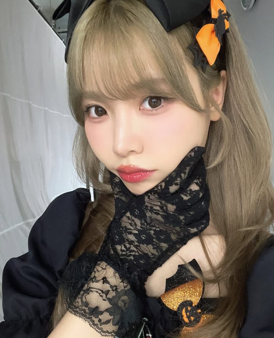 alt="top Asian female cosplayers"